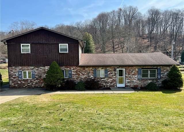 Property at 798 Williams Hwy, Parkersburg, WV 26105, 3 beds, 2 baths