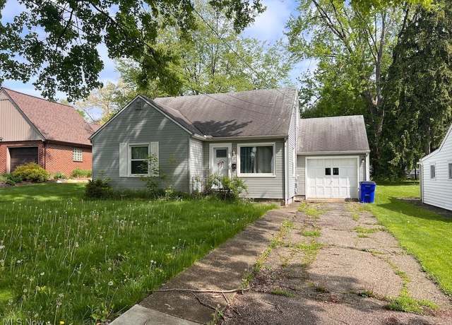 Property at 1024 W Riddle Ave, Ravenna, OH 44266, 3 beds, 1.5 baths