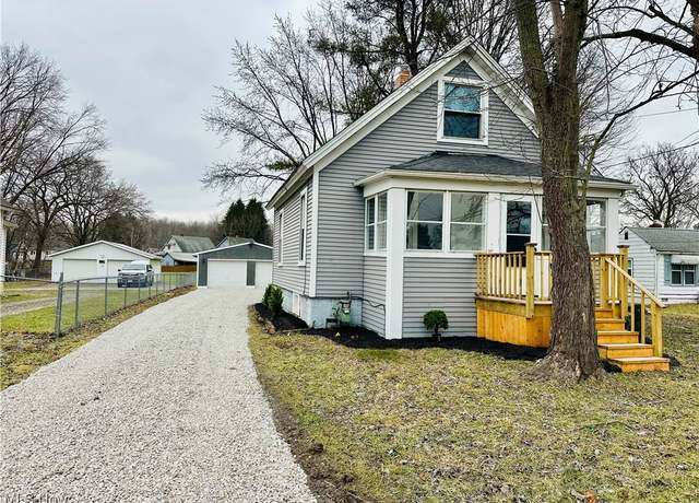 Property at 3095 Brady Lake Rd, Ravenna, OH 44266, 3 beds, 2 baths