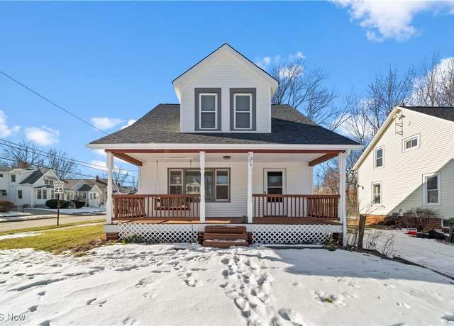 Property at 1806 E 290th St, Wickliffe, OH 44092, 3 beds, 1 bath