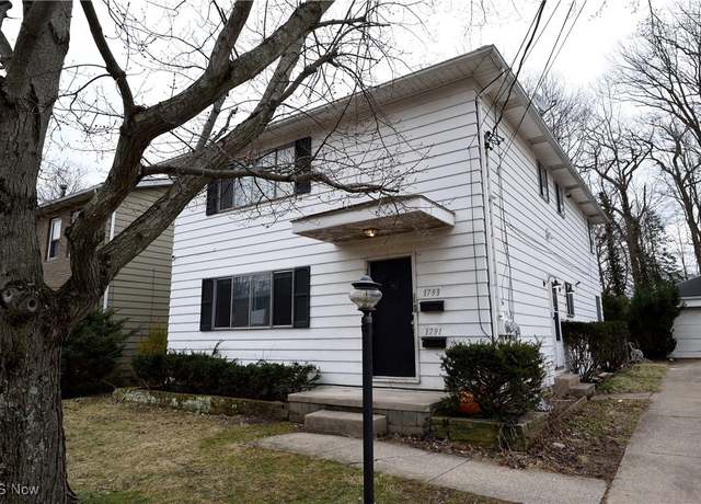 Property at 1791-1793 Cromwell Dr, Akron, OH 44313, 4 beds, 2 baths
