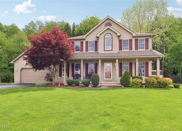 Property at 1957 Old Farm Trl, Austintown, OH 44515, 3 beds, 2.5 baths