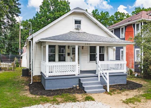 Property at 1007 25th St, Parkersburg, WV 26101, 3 beds, 1 bath