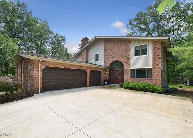 Property at 2301 W Royalton Rd, Broadview Heights, OH 44147, 5 beds, 3.5 baths
