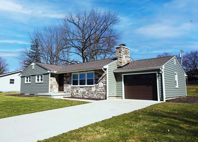 Property at 174 N Vine St, Columbiana, OH 44408, 3 beds, 1 bath