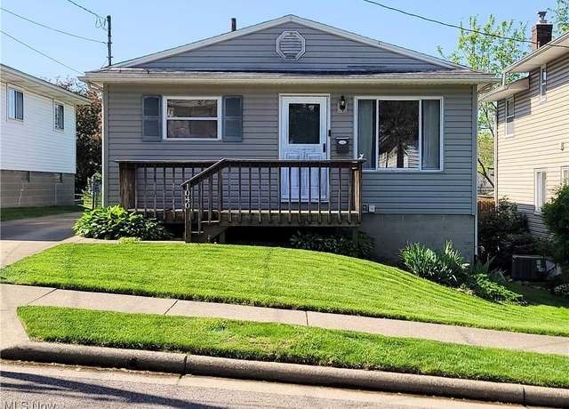 Property at 1040 Silvercrest Ave, Akron, OH 44314, 3 beds, 1 bath