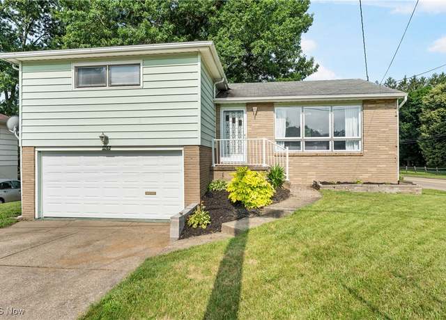 Property at 1103 Clinton Ave SE, North Canton, OH 44720, 3 beds, 2 baths