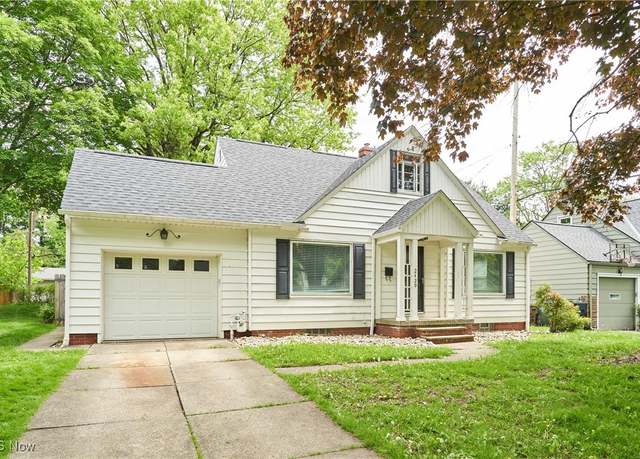 Property at 2429 Chestnut Blvd, Cuyahoga Falls, OH 44223, 3 beds, 1.5 baths