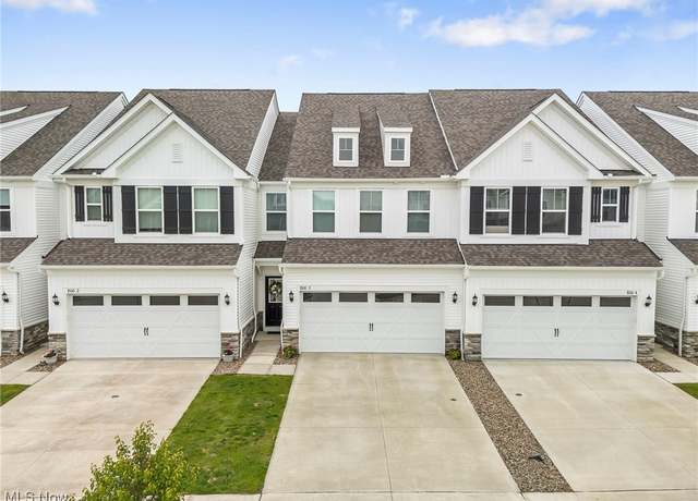 Property at 800 Dipper Ln #3, Aurora, OH 44202, 3 beds, 2.5 baths