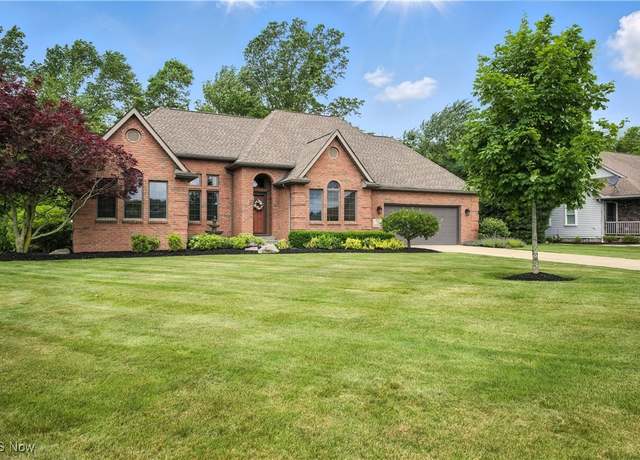 Property at 285 Saint Andrews, Cortland, OH 44410, 3 beds, 2 baths