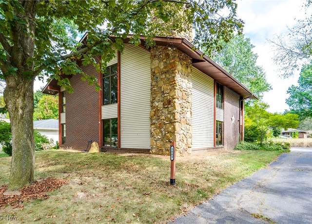 Property at 1809 Heritage Cir, Dover, OH 44622, 3 beds, 3 baths