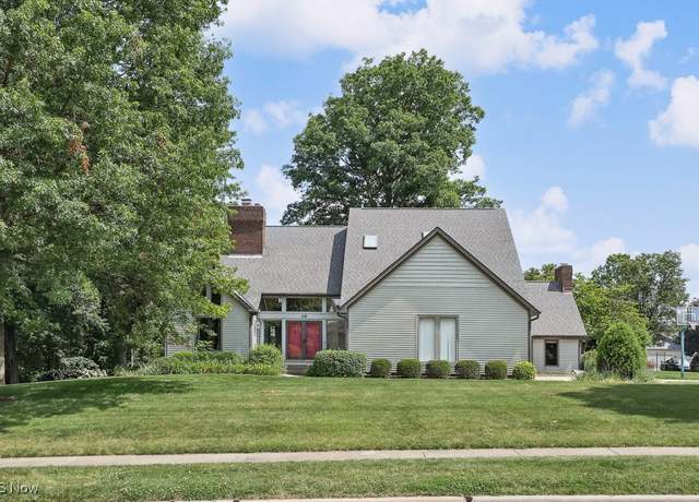 Property at 118 Steeplechase Ln, Munroe Falls, OH 44262, 4 beds, 3 baths