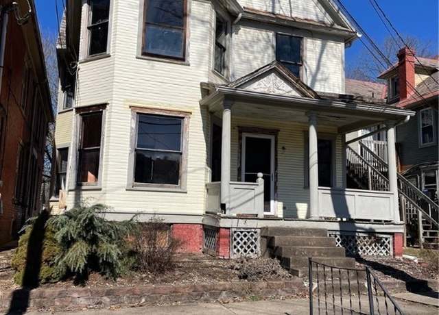 Property at 213 Montgomery, Marietta, OH 45750, 3 beds, 1 bath