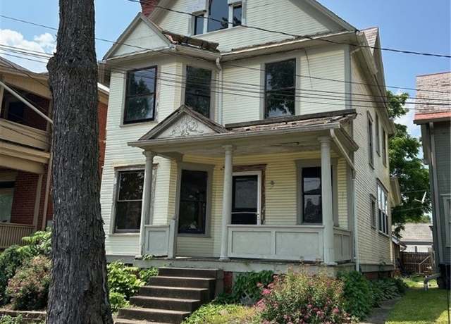 Property at 213 Montgomery, Marietta, OH 45750, 3 beds, 1 bath