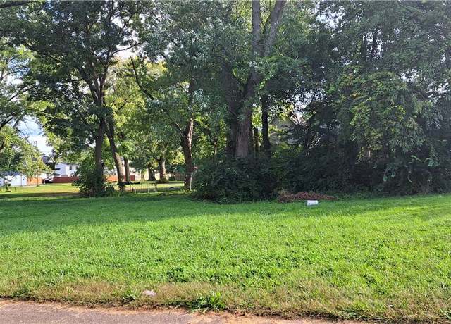 Property at 1516 4th St NE, Canton, OH 44704