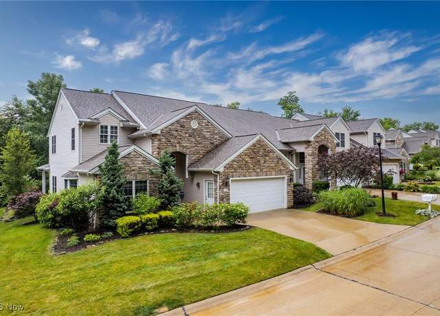 Property at 138 Stonecreek Dr, Mayfield Hts, OH 44143, 3 beds, 2.5 baths