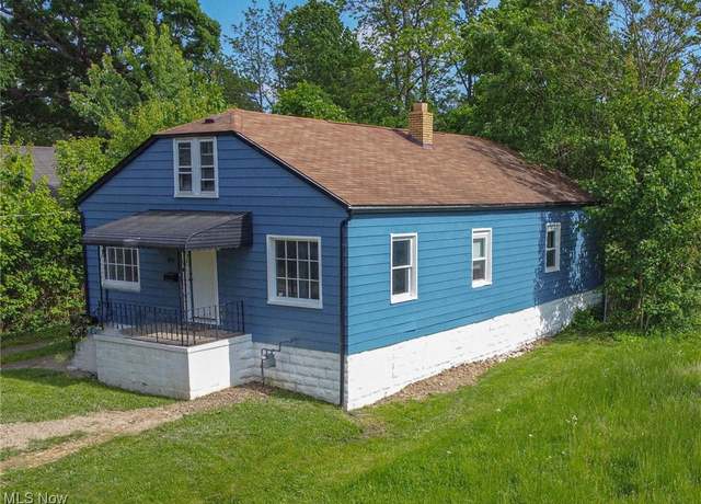 Property at 401 Chicago Ave, Youngstown, OH 44511, 4 beds, 1 bath