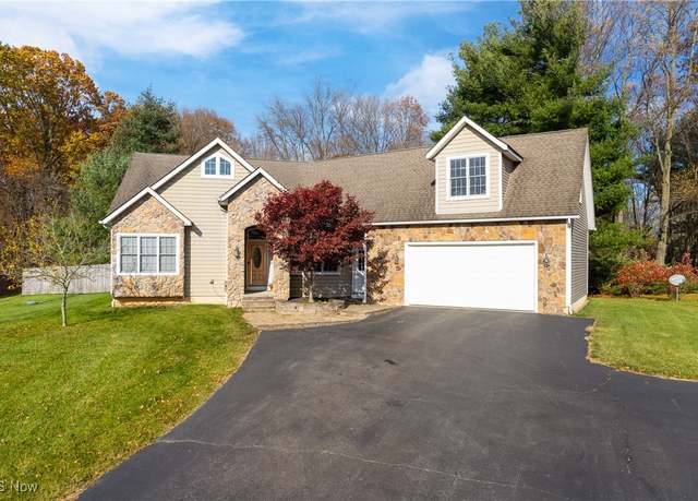 Property at 353 Granger Rd, Medina, OH 44256, 4 beds, 2 baths