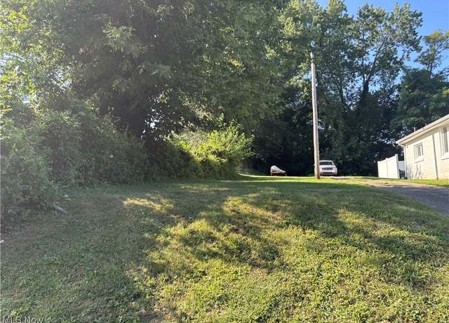 Property at 626 Prospect Ave, Zanesville, OH 43701