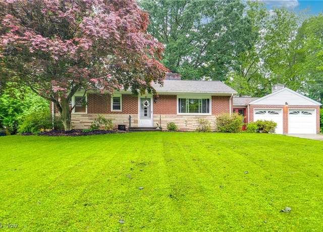 Property at 1307 Elmwood Ave SW, North Canton, OH 44720, 3 beds, 2 baths