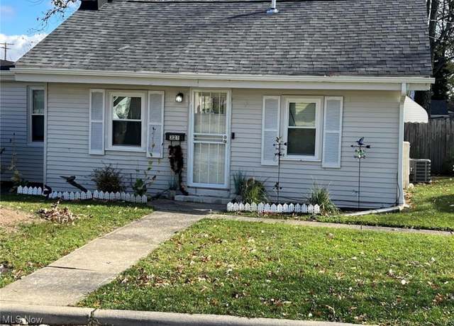Property at 321 E 241st St, Euclid, OH 44123, 2 beds, 1 bath