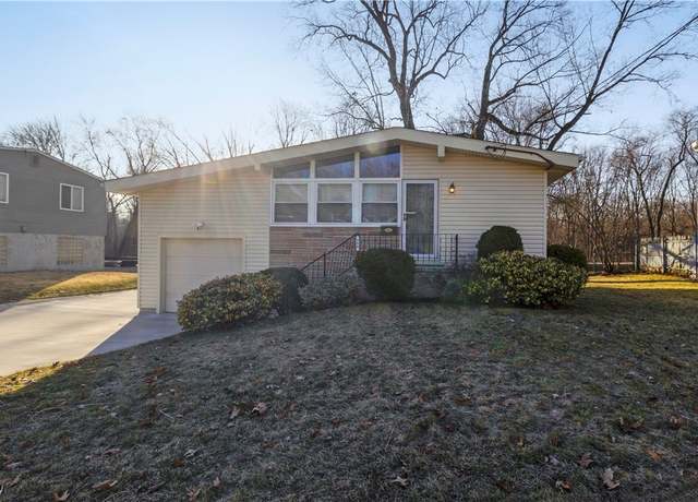 Property at 800 Hancock Ave, Akron, OH 44314, 4 beds, 2 baths