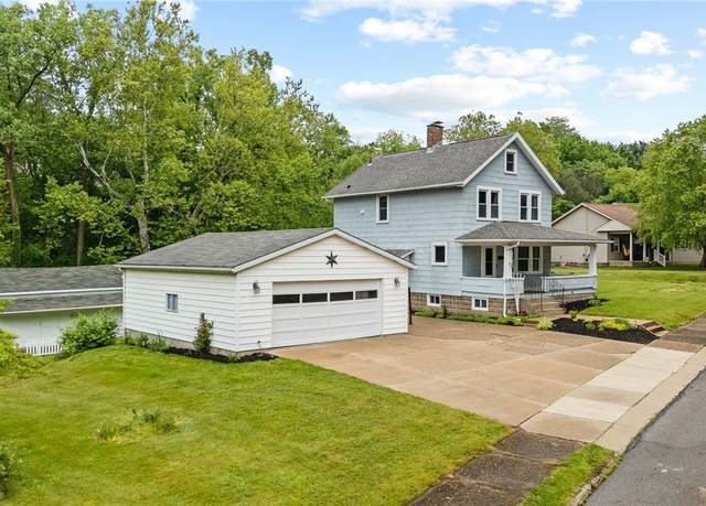 Property at 1212 Tremont Ave SE, Massillon, OH 44646, 3 beds, 2 baths