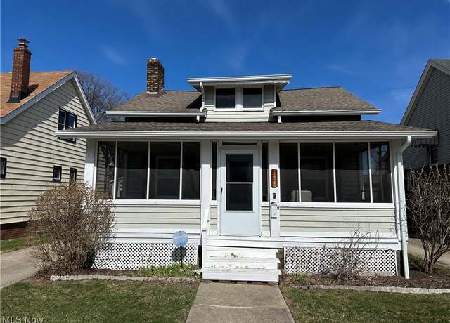 Property at 121 E 205th St, Euclid, OH 44123, 2 beds, 1 bath