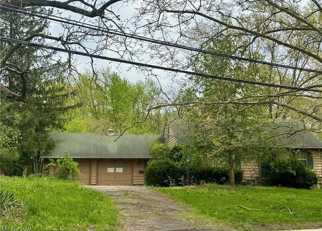 Property at 1132 S Main St, Grafton, OH 44044, 4 beds, 2.5 baths