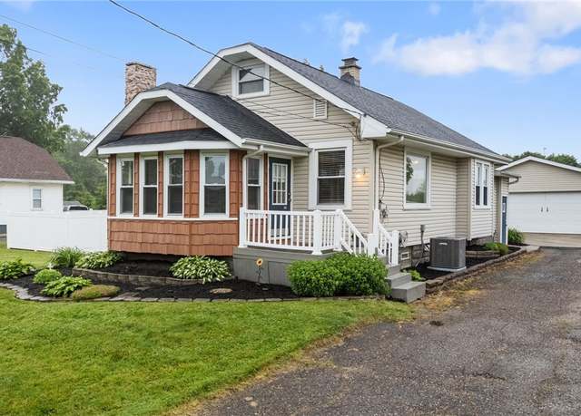 Property at 4184 Chester Ave, Louisville, OH 44641, 3 beds, 2 baths