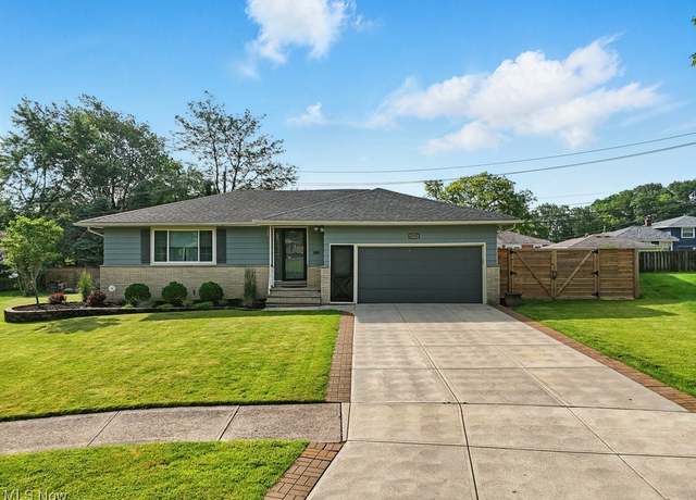 Property at 2747 Bowmen Ln, Parma, OH 44134, 3 beds, 2 baths