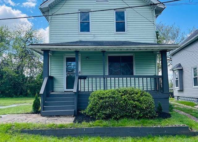 Property at 394 Lewis St, Akron, OH 44301, 3 beds, 2 baths