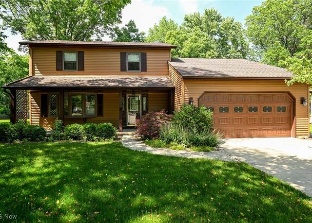 Property at 26788 Skyline Dr, Olmsted Twp, OH 44138, 3 beds, 2 baths
