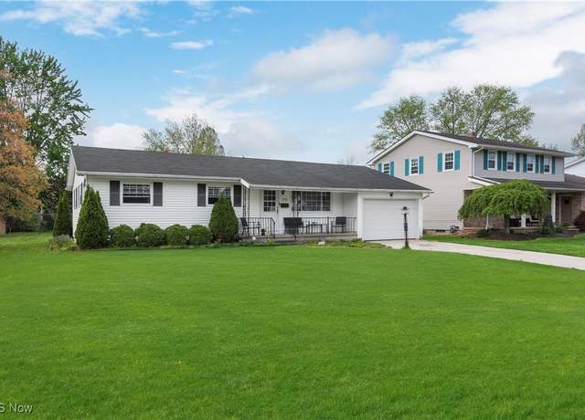 Property at 1921 E Skyline Dr, Lorain, OH 44053, 3 beds, 1 bath