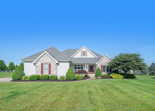 Property at 6782 Fawndale Dr, Medina, OH 44256, 3 beds, 2.5 baths