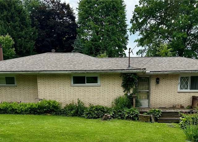 Property at 7 Teaberry Ln, Chester, WV 26034, 3 beds, 1 bath