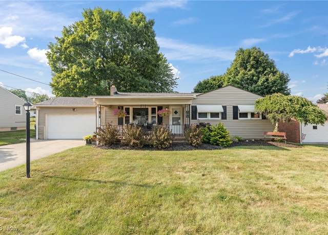 Property at 2866 Peacock Dr, Youngstown, OH 44511, 4 beds, 3 baths
