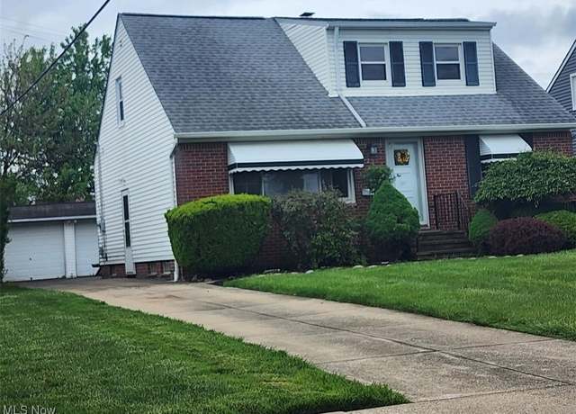 Property at 622 Bayridge Blvd, Willowick, OH 44095, 3 beds, 2.5 baths