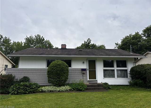 Property at 2325 Stewart Dr NW, Warren, OH 44485, 3 beds, 1 bath