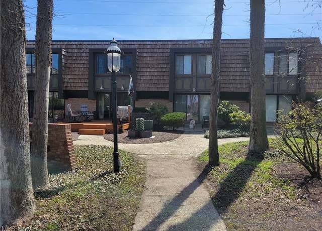 Property at 1110 By The Shores Dr, Huron, OH 44839, 2 beds, 1.5 baths