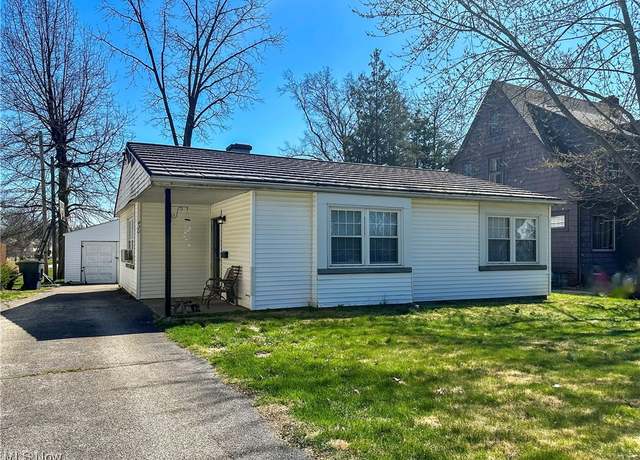Property at 420 Perkinswood Blvd NE, Warren, OH 44483, 2 beds, 1 bath