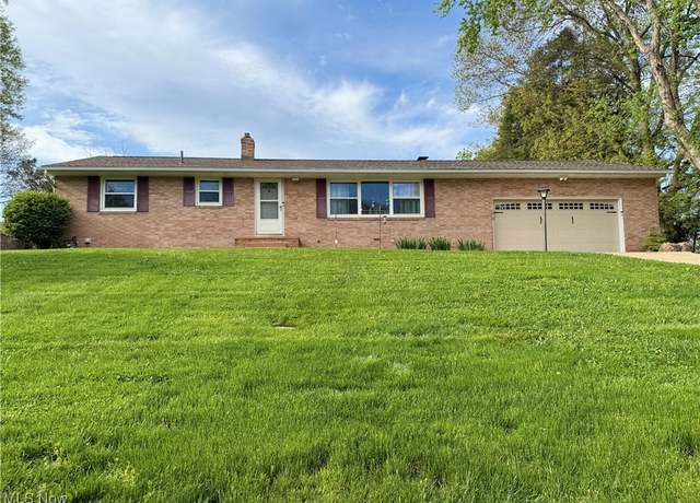 Property at 6321 Cardinal Hl NW, North Canton, OH 44720, 3 beds, 2 baths