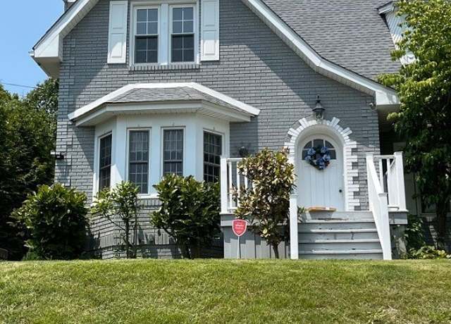 Property at 3857 Marion Ave, Weirton, WV 26062, 3 beds, 2 baths