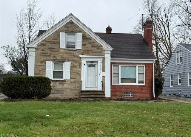 Property at 20614 Kings Hwy, Warrensville Heights, OH 44122, 3 beds, 2.5 baths
