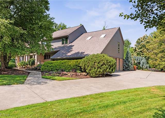 Property at 963 Mill Ridge Path NE, Massillon, OH 44646, 4 beds, 3.5 baths