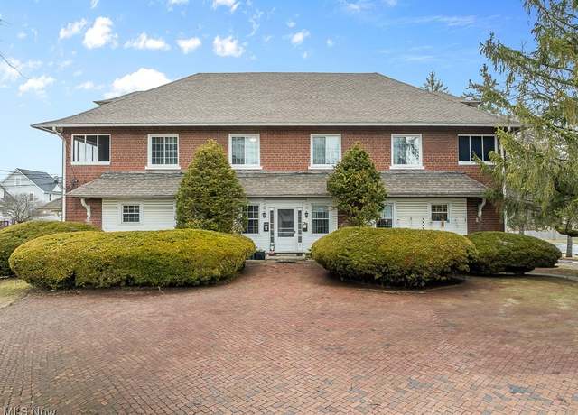 Property at 203 Glamorgan St, Alliance, OH 44601, 8 beds, 4 baths