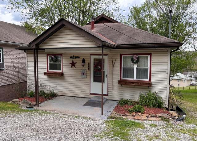 Property at 147 Wall St, Weirton, WV 26062, 3 beds, 1.5 baths