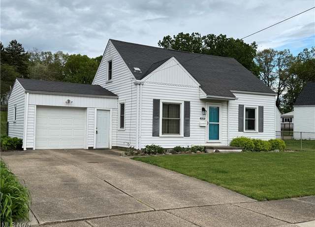 Property at 1139 Kessel Ave, Akron, OH 44310, 3 beds, 1 bath