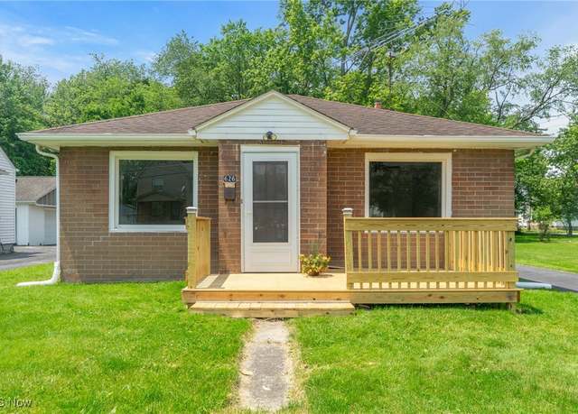 Property at 626 Jones St, Hubbard, OH 44425, 1 bed, 1.5 baths