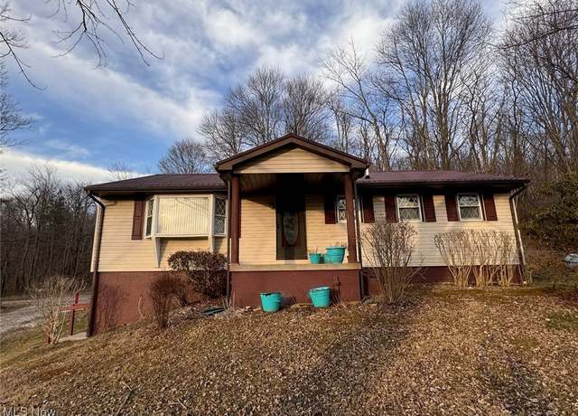Property at 49000 Hopedale-smithfield Rd, Hopedale, OH 43976, 3 beds, 1.5 baths